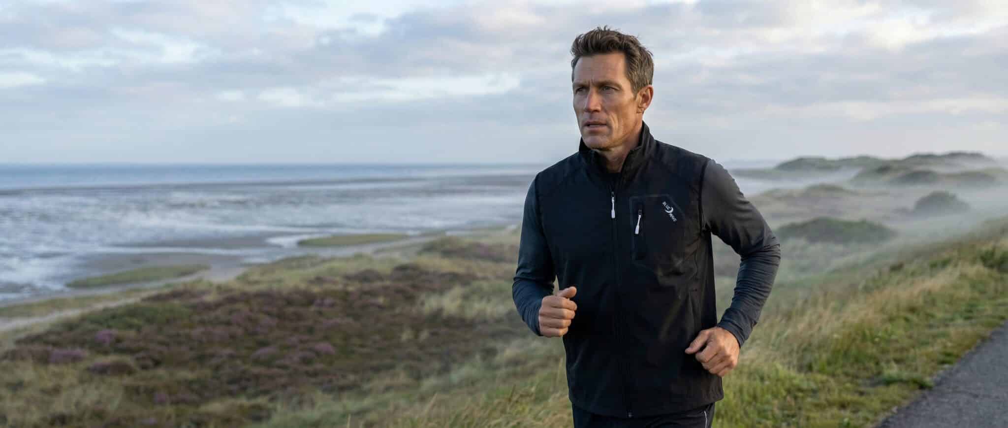 Joe – Herren in norddeutscher Landschaft