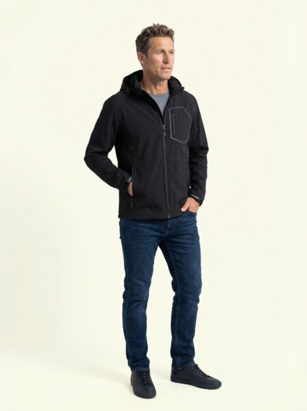 Louis – Herren Ganzkörper, lockere Pose