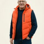 Jasper – Herren Ganzkörper, lockere Pose