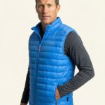 Oscar – Funktionsbekleidung Ganzkörper, lockere Pose