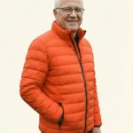 Maximilian – Herren Ganzkörper, lockere Pose