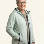 Lotte – Damen Ganzkörper, lockere Pose