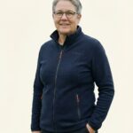 Marcy – Damen Ganzkörper, lockere Pose