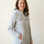 Naomi – Damen Ganzkörper, lockere Pose