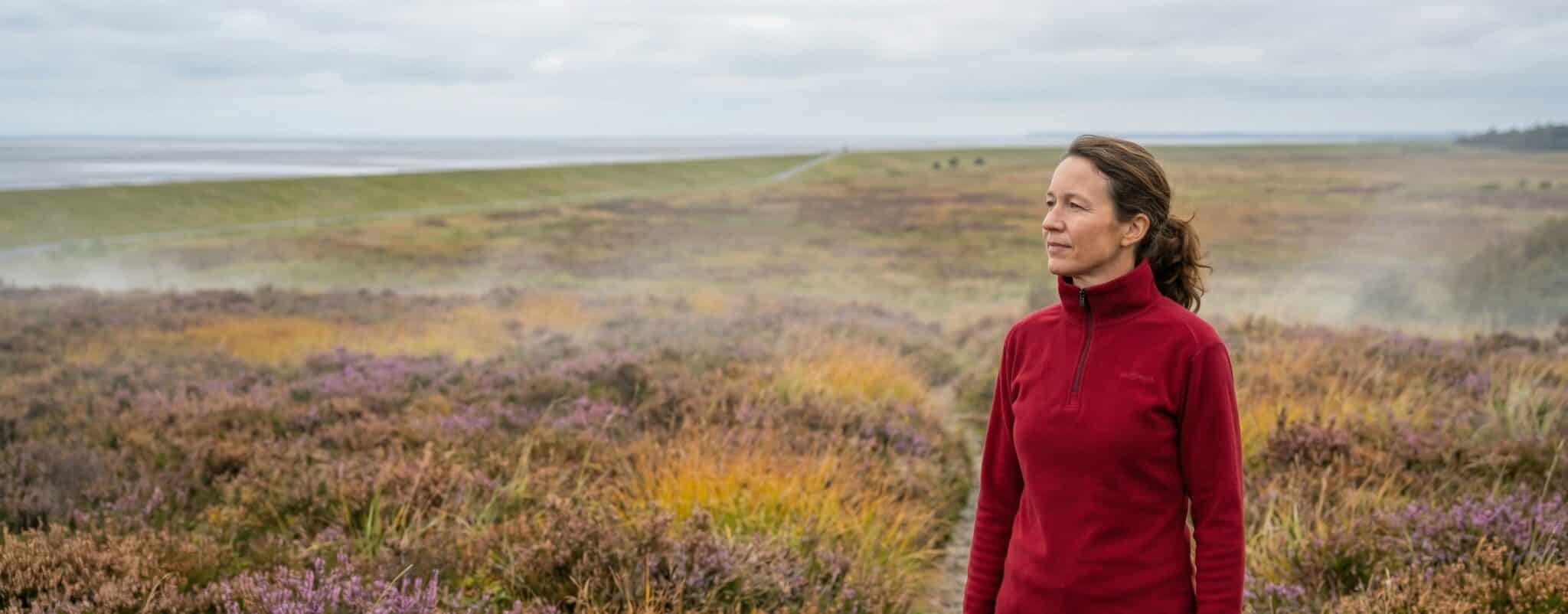 Nika – Damen in norddeutscher Landschaft