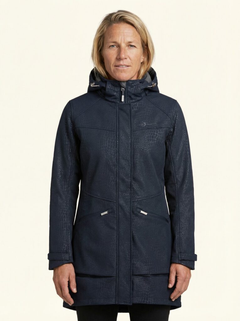 Klementine – Damen an Person, Oberkörper frontal, geschlossen