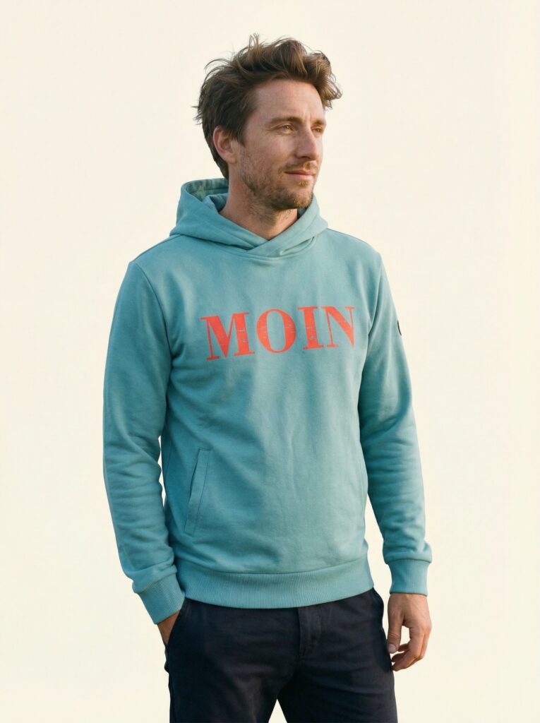 Alex – Hoody Ganzkörper, lockere Pose